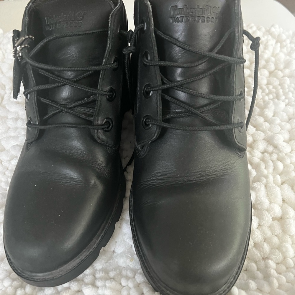 TIMBERLAND - women’s size 8. Black.